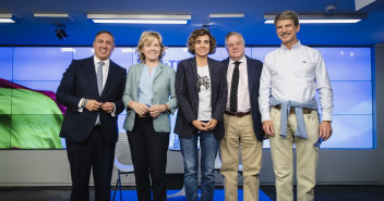 Dolors Montserrat en el acto con venezolanos residentes en Madrid, junto a Leopoldo López