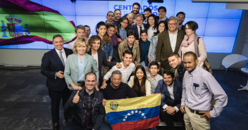 Dolors Montserrat en el acto con venezolanos residentes en Madrid, junto a Leopoldo López