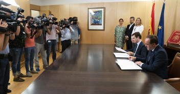 Firma de una declaración conjunta entre PP y UPN
