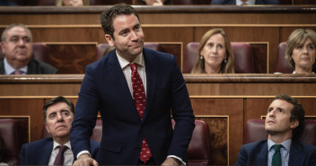 Teodoro García Egea, durante la segunda votación de la sesión de investidura