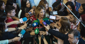 La portavoz del GPP en el Congreso de los Diputados, Cayetana Álvarez de Toledo, atiende a los medios de comunicación