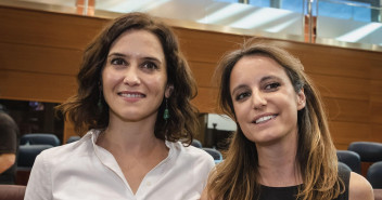 Isabel Díaz Ayuso y Andrea Levy
