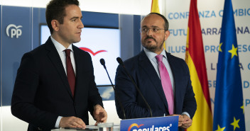 Teodoro García Egea y Alejandro Fernández en rueda de prensa