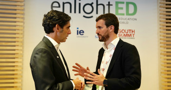 Pablo Casado visita el South Summit