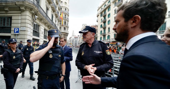 Visita de Pablo Casado a la Jefatura de Policía Nacional de Barcelona.