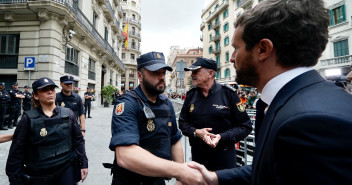 Visita de Pablo Casado a la Jefatura de Policía Nacional de Barcelona.