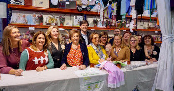 Visita al rastrillo Nuevo Futuro de Málaga