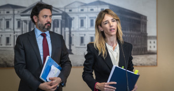 Los diputados Cayetana Álvarez de Toledo y Guillermo Mariscal.