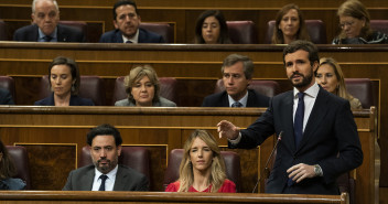 El presidente del PP, Pablo Casado, interviene en la Sesión de Control al Gobierno