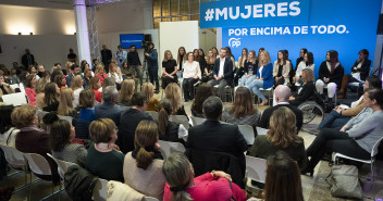 Encuentro "Mujer por encima de todo"