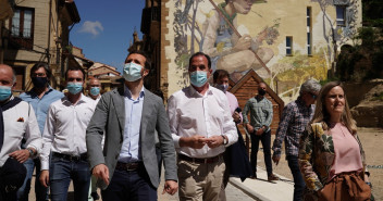 Pablo Casado y Carlos Iturgaiz clausuran un acto en Labastida