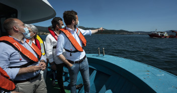 Pablo Casado visita A Pobra do Caramiñal (A Coruña)