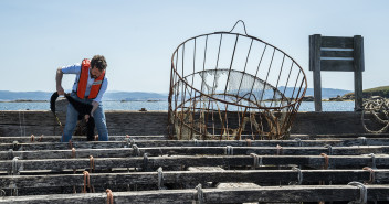 Pablo Casado visita A Pobra do Caramiñal (A Coruña)