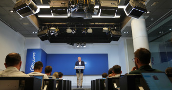 El vicesecretario de Institucional del PP y vicepresidente del PPE, Esteban González Pons, durante la rueda de prensa 