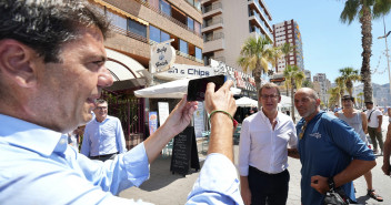 Alberto Núñez Feijóo mantiene una reunión con empresarios de hostelería en Benidorm