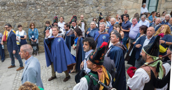 Alberto Núñez Feijóo junto al presidente de la Xunta de Galicia, Alfonso Rueda, en la Fiesta del Albariño en Cambados