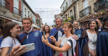 Alberto Núñez Feijóo junto al presidente de la Xunta de Galicia, Alfonso Rueda, en la Fiesta del Albariño en Cambados