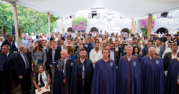 Alberto Núñez Feijóo junto al presidente de la Xunta de Galicia, Alfonso Rueda, en la Fiesta del Albariño en Cambados