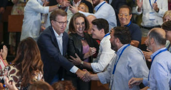 Alberto Núñez Feijóo y Cuca Gamarra a su llegada a la 25 Interparlamentaria Popular