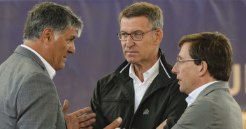 Alberto Núñez Feijóo en un acto en la Ciudad de la Raqueta con el alcalde de Madrid, Almeida, y Toni Nadal.