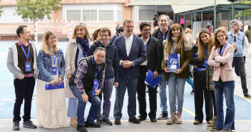 Alberto Núñez Feijóo ejerciendo su derecho al voto en Madrid 