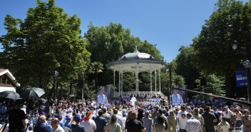 Alberto Núñez Feijóo en un mitin en Oviedo