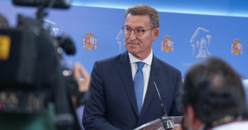 Alberto Núñez Feijóo durante la rueda de prensa ofrecida en el Congreso de los Diputados tras la audiencia con S.M. el Rey.