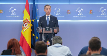 Alberto Núñez Feijóo durante la rueda de prensa ofrecida en el Congreso de los Diputados tras la audiencia con S.M. el Rey.