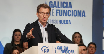Alberto Núñez Feijóo en el mitin del PP en Ortigueira