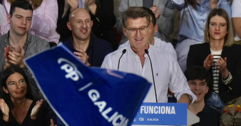 Mitin en la plaza de toros de Pontevedra