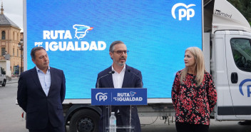 El vicesecretario de Economía del PP, Juan Bravo, participa en un acto de la Ruta por la Igualdad