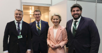 Alberto Núñez Feijóo se reúne con la presidenta de la Comisión Europea Úrsula von der Leyen.  