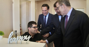 Alberto Núñez Feijóo visita un centro de educación, en Valladolid 