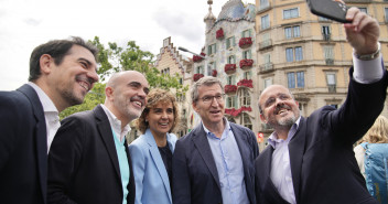 Alberto Núñez Feijóo visita Barcelona por Sant Jordi