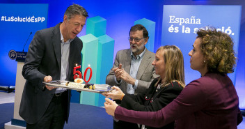 El presidente del Gobierno y del PP, Mariano Rajoy, junto a Albiol, Xandri y Montserrat en Lleida