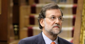 Mariano Rajoy se dispone a intervenir en la Cámara
