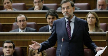 El presidente del Partido Popular, Mariano Rajoy, durante la sesión de control