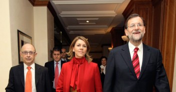 Mariano Rajoy, Mª Dolores de Cospedal y Cristóbal Montoro a su llegada al acto