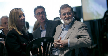 Mariano Rajoy, junto con Xavi García Albiol y Marisa Xandri