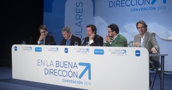 Mesa con Carlos Floriano en la Convención Nacional del PP 