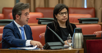 Los diputados Diego Movellán y Ana Vázzquez en la Comisión de Trabajo en el Congreso de los Diputados