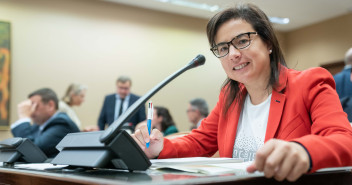 Ana Vázquez en la Comisión de Justicia