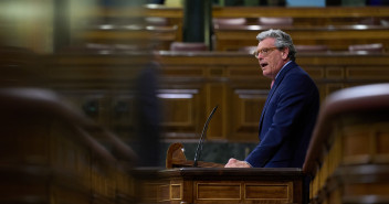 Ricardo Tarno en el Pleno del Congreso