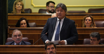 Luis Santamaría en la sesión de control al Gobierno