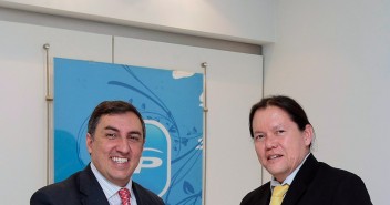 El secretario ejecutivo de Relaciones Internacionales, José Ramón García-Hernández, se reúne con el director global de Intel, Frank Martínez