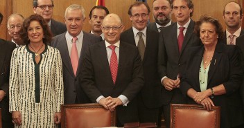 Los alcaldes del PP se reúnen con Cristóbal Montoro en apoyo a la reforma de la Administración Local 