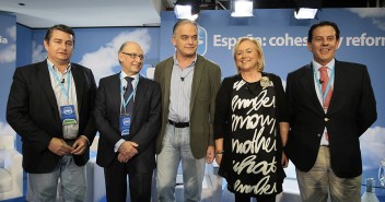 Antono Sanz, Cristóbal Montoro, Esteban González Pons, Mercedes Fernández y Rafael Merino
