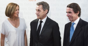 María Dolores de Cospedal con Nicolas Sarkozy y José María Aznar