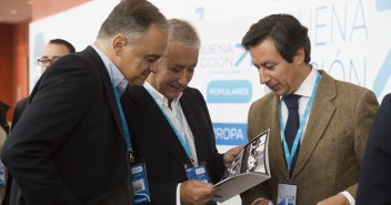 Carlos Floriano, Esteban González Pons y Javier Arenas en la Convención Nacional de Valladolid