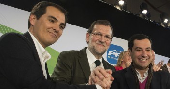 José Antonio Nieto, Mariano Rajoy y Juanma Moreno